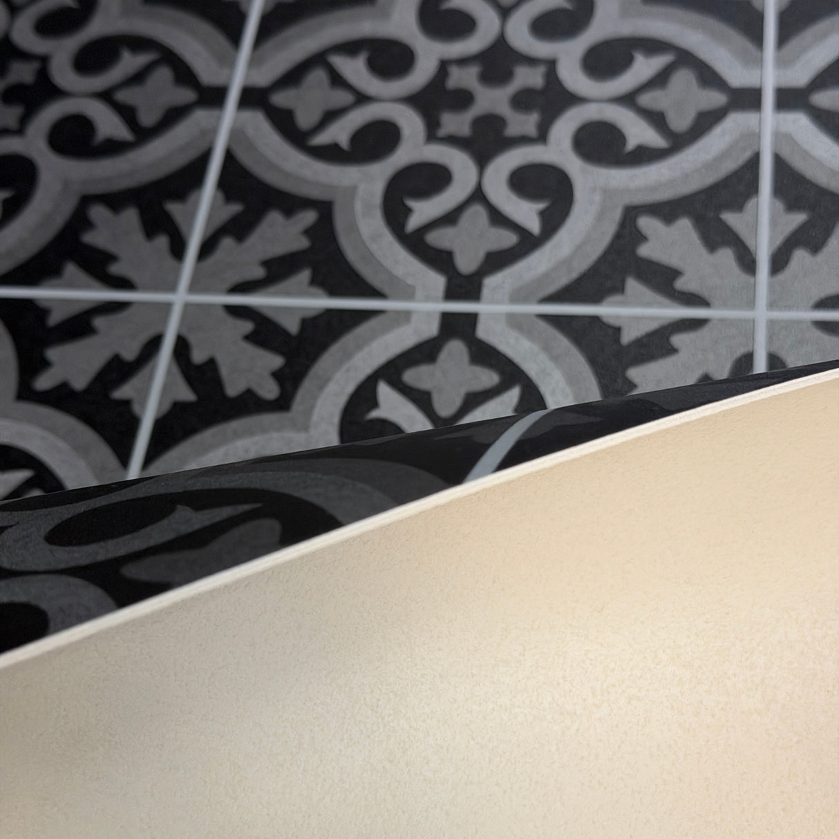 Kellars Luna Victorian tile vinyl flooring shown in Bradley 999E